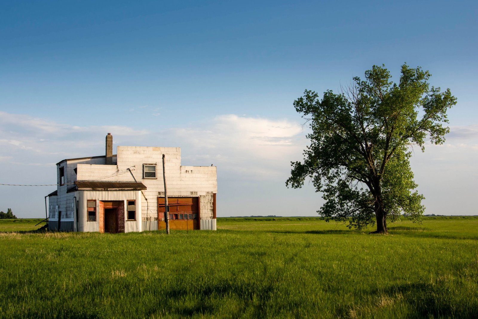 Myers_Frank_Lonesome Prairie_Photograph_20h27w1h_600 - Frank Myers